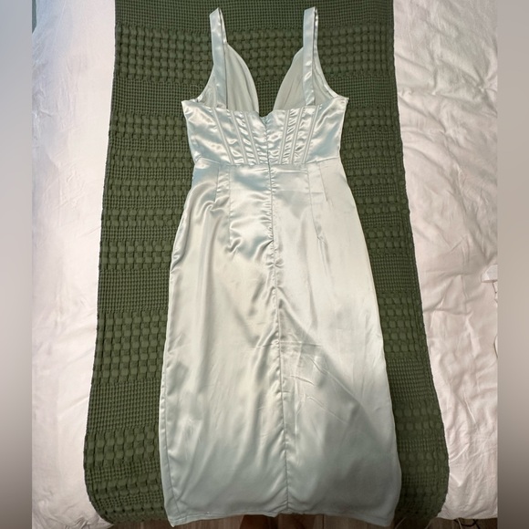 Mint green satin dress - Picture 3 of 3